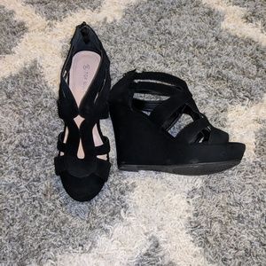 NWOT Black Wedge Sandal